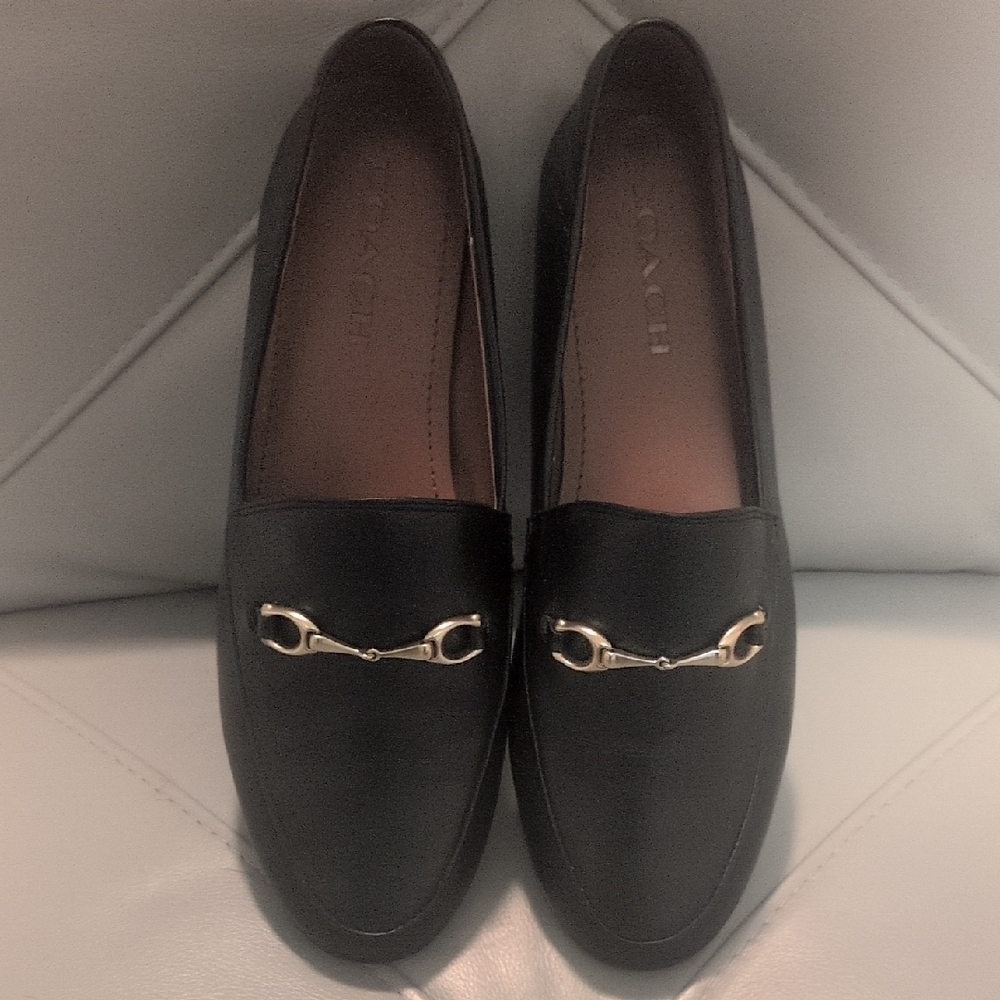 Coach Black Horsebit Leather Flats wit Gold Accent